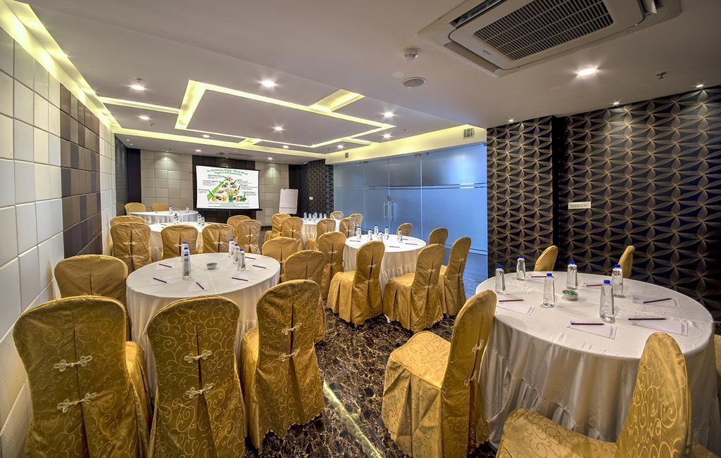 The Fern Residency Kolkata Hotel Bagian luar foto