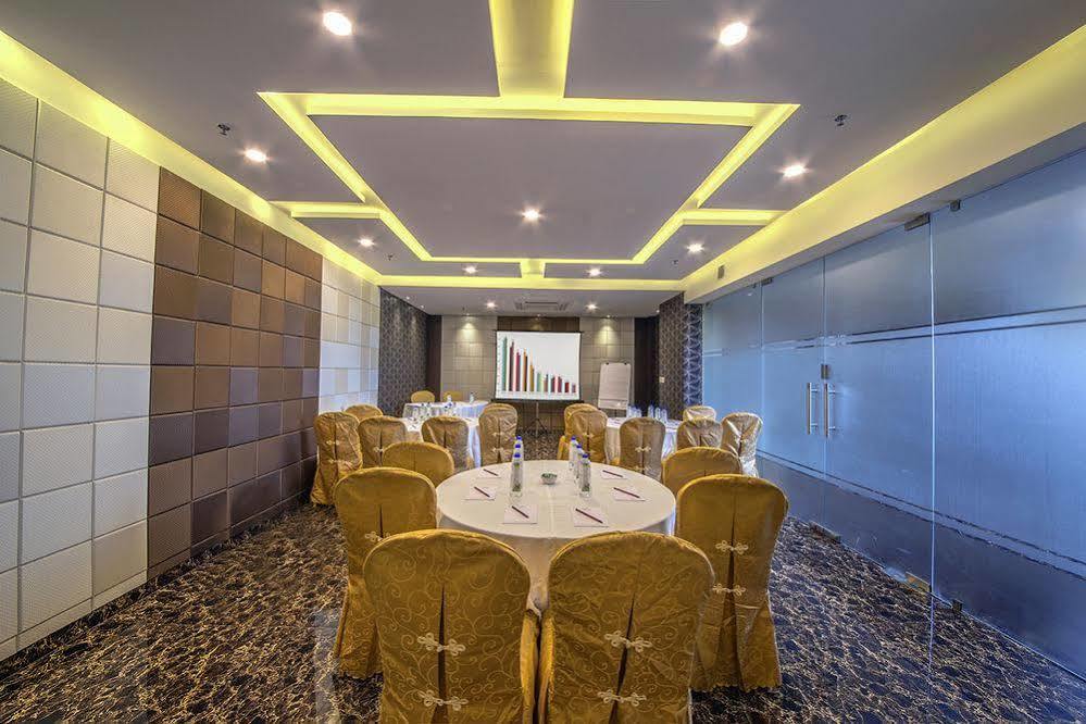 The Fern Residency Kolkata Hotel Bagian luar foto